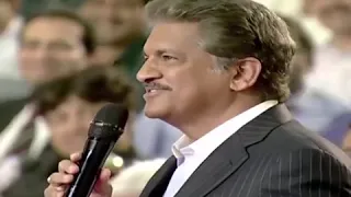 Watch what did Anand Mahindra say about PM Modi that no one could resist clapping!