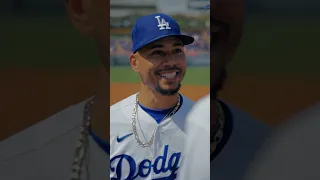 “Nice catch, little Mookie. Thanks, big Markus.” 😂 #dodgers #mlb #baseball #sports #funny