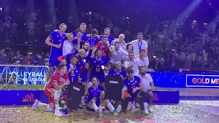 VNL: La premiazione della Volleyball Nations League. Il podio d'oro della Francia