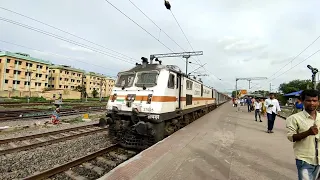 Perfect Train Encounter- 12345 Saraighat Express crosses 12382 Poorva Express - INDIAN RAILWAYS