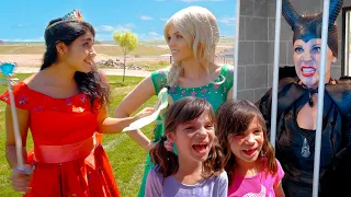 MAGIC PLAY TIME with Frozen Elsa, Princess Elaina, Maleficent, and Kate & Lilly!
