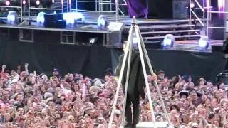 Robbie Williams - Feel - Progress Live - Hampden Park - 23-Jun-2011