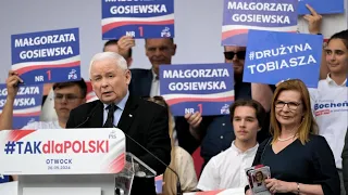 Kaczyński: Najpierw krzyże w urzędach, później w przestrzeni publicznej, choćby te przy drodze