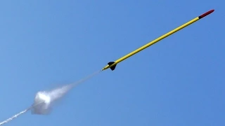 Water Rocket flies to 1752 feet (534m)