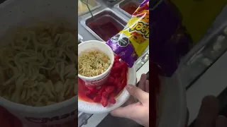 Así se prepara una Maruchan con elote🌽🌽