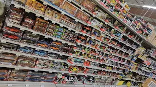 BREAKING NEWS!! Diecast car section is ready for Christmas 🎄😮 Diecast Hunting in Europe ‼️