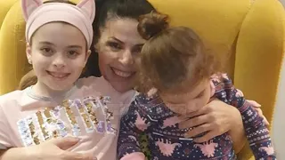 Top News - Momenti prekës/ Aurela Gaçe bashkohet me familjen