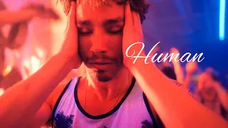 Klaus Hargreeves || Human