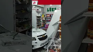 Goranboyda “Chevrolet Cruze” idarəetmədən çıxıb, supermarketə girdi - APA TV