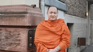 Mensch, Stuttgart - Der buddhistische Mönch