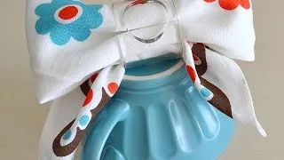 How To Make A Bow With A Napkin - DIY Home Tutorial - Guidecentral