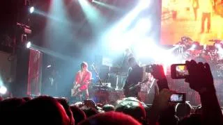 Guns R Roses performing SWEET CHILD O'MINE at Roseland Ballroom NYC 2/10/12 (lc)