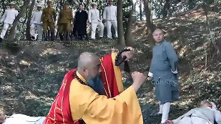 [Tiangang Fist] Ninjas chase the abbott,unaware that the abbott is a martial arts expert.