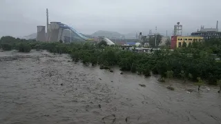 No Comment : des pluies torrentielles s'abattent sur Pékin et sa région