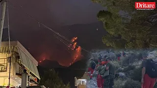 Zjarri nga mali i Çikës zbret në Dhërmi, tymi përhapet në të gjithë plazhin!