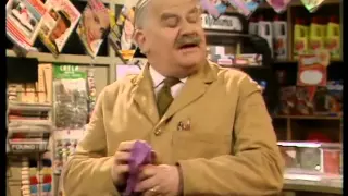 Open All Hours - S4-E6 - The Mystical Boudoir Of Nurse Gladys Emmanuel - Part 1