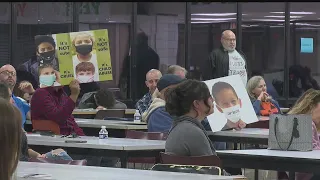 Parents debate mask mandate at heated Boardman Schools board meeting