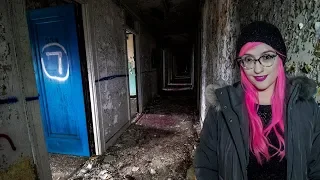 Exploring an abandoned 1920s Hotel