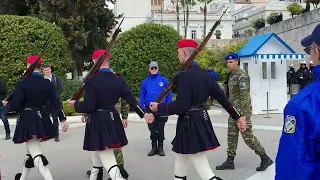 Αλλαγή φρουράς στο Σύνταγμα