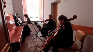 Тимофеенко Е.К. (скрипка), Шолкова А.А. (виолончель), Максименко Е.Ю. (фортепиано)