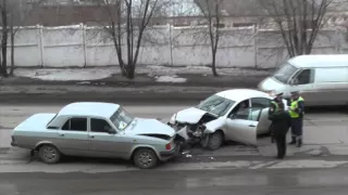 ДТП Ниссан и "Волга"  на Хлебозаводском. Место происшествия 13.04.2016