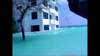 Tsunami hitting Maldives kandholhudhoo in 2004