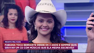 "Princesinha do Berrante" canta no palco da Hora do Faro