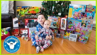 CHRISTMAS MORNING 2017! Opening Surprise Presents with Canadoodle Toy Reviews