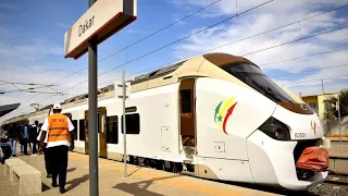 Sénégal : inauguration du train express régional (TER) à Dakar