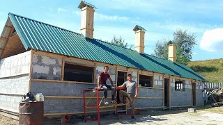 Сарай накрили,вентиляцію зробили, стіни утеплюємо пінопластом, хвости в гору 👍