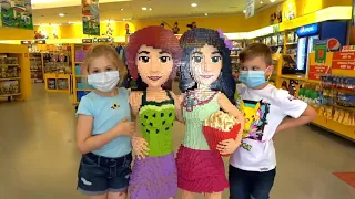 DIANA AND ROMA WENT TO LEGO WORLD