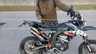 DERBI DRD 125 SM || FLAMES FROM AKRAPOVIC EXHAUST ||