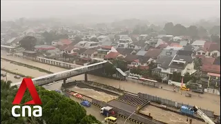 Flash flood along Dunearn Road