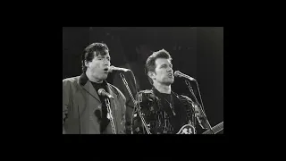 Chris Isaak and Silvertone crooning Willie Nelson's "Undo the Right" (audio from 1991)