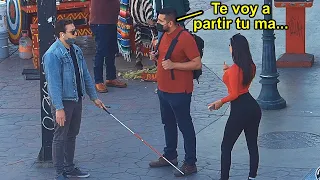 Tu me Nalgueaste? 😨 No fue el ciego!! 😎 | Bromas en la calle - Bufones.net