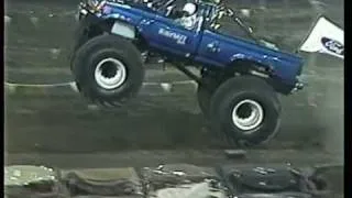 80's Monsters and Mudboggers - Bigfoot World Record Jump (70 Feet)