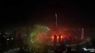 Burj Khalifa, DUBAI 2015 New Years Fireworks Show HD