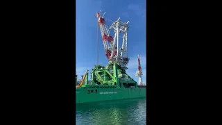 Orion 1 Offshore Kran, der weltgrösste Kran auf einem Schiff ist wieder aufgebaut