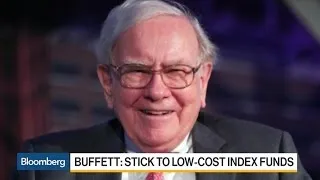 Buffett Renews Criticism of Hedge Funds in Annual Letter