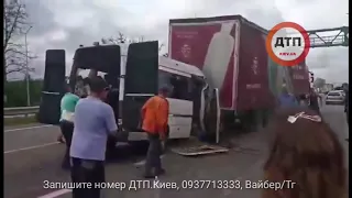 Первые минуты после смертельного ДТП с маршруткой на трассе Киев-Чоп.   В пятницу, 20 июля на 127 км