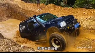 Toyota Land Cruiser climb the slippery mud steep ! Extreme Off road 4x4