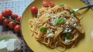 Spaghetti mit gerösteter Tomaten-Feta-Soße