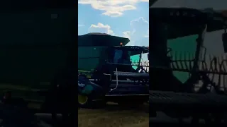 LITTLE BIT OF WHEAT HARVEST IN ONE MINUTE!! 2023 WHEAT HARVEST! 2023 CORN HARVEST IS COMING SOON!