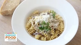 Creamy Alfredo Sauce with Shiitake Mushrooms - Everyday Food with Sarah Carey