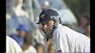 Allan Donald v Steve Waugh