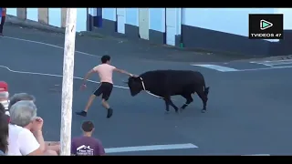 Энсьерро # Не смешно # Коррида фестиваль корриды 720p Running of the bulls # Not funny