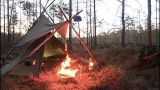 SOLO WILD CAMPING IN REMOTE NORTHERN WILDERNESS - BUSHCRAFT - RAIN - VINTAGE CANVAS  SHELTER