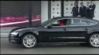 FC Barcelona receive their brand-new Audi cars | AutoMotoTV