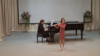 Дуэт-Волкова Нелли( флейта) 10 лет,  Мясоедова Екатерина (фортепиано)13 лет, г.Нягань.