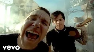 blink-182 - Feeling This (Official Video)